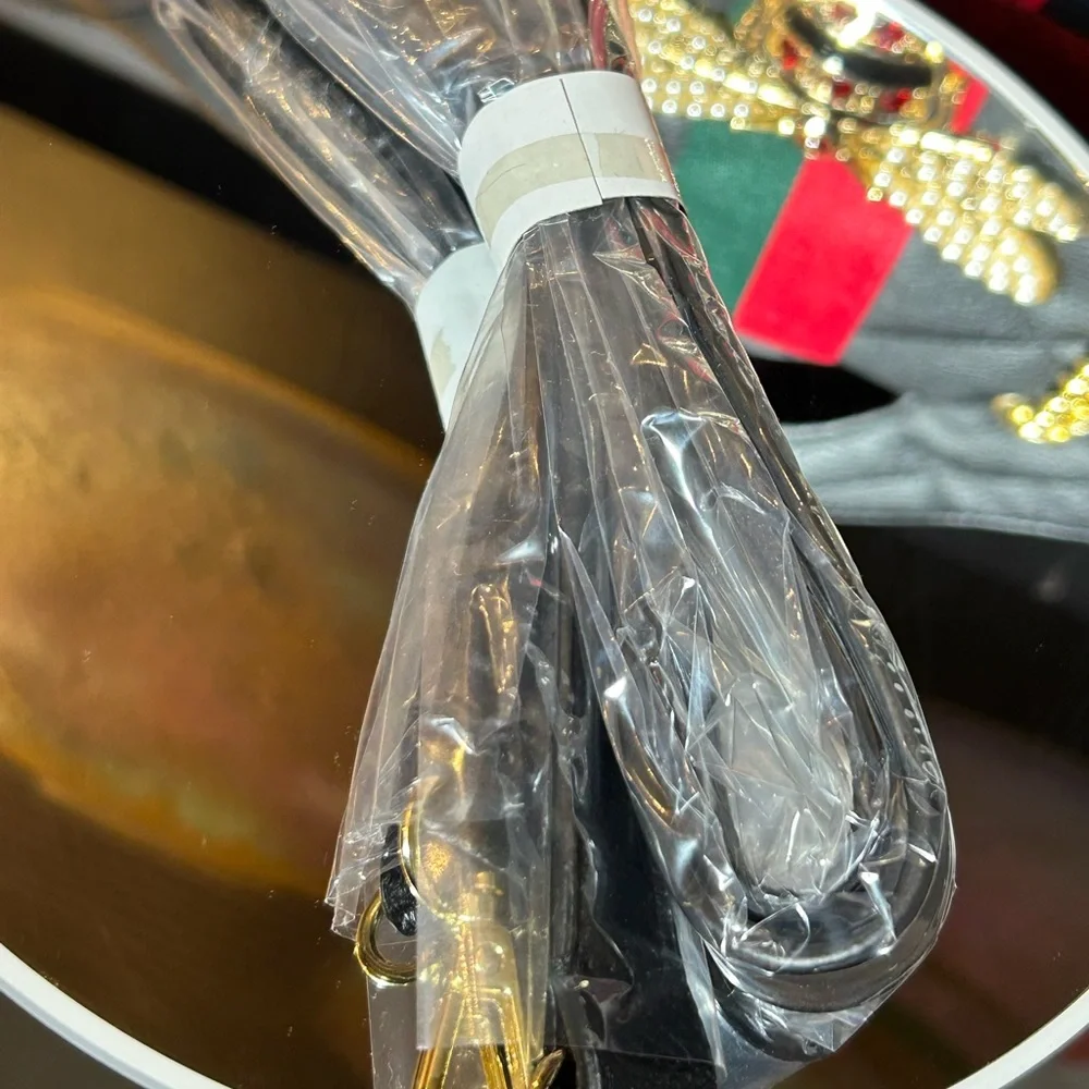 Alba Black Webbing & Bee Quilted Crossbody 18” x 11” x 5” NWT - Picture 15 of 15